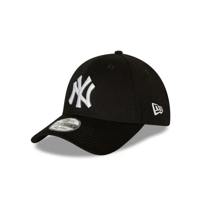 NEW ERA New York Yankees 9FORTY Strapback Cap - Black/White