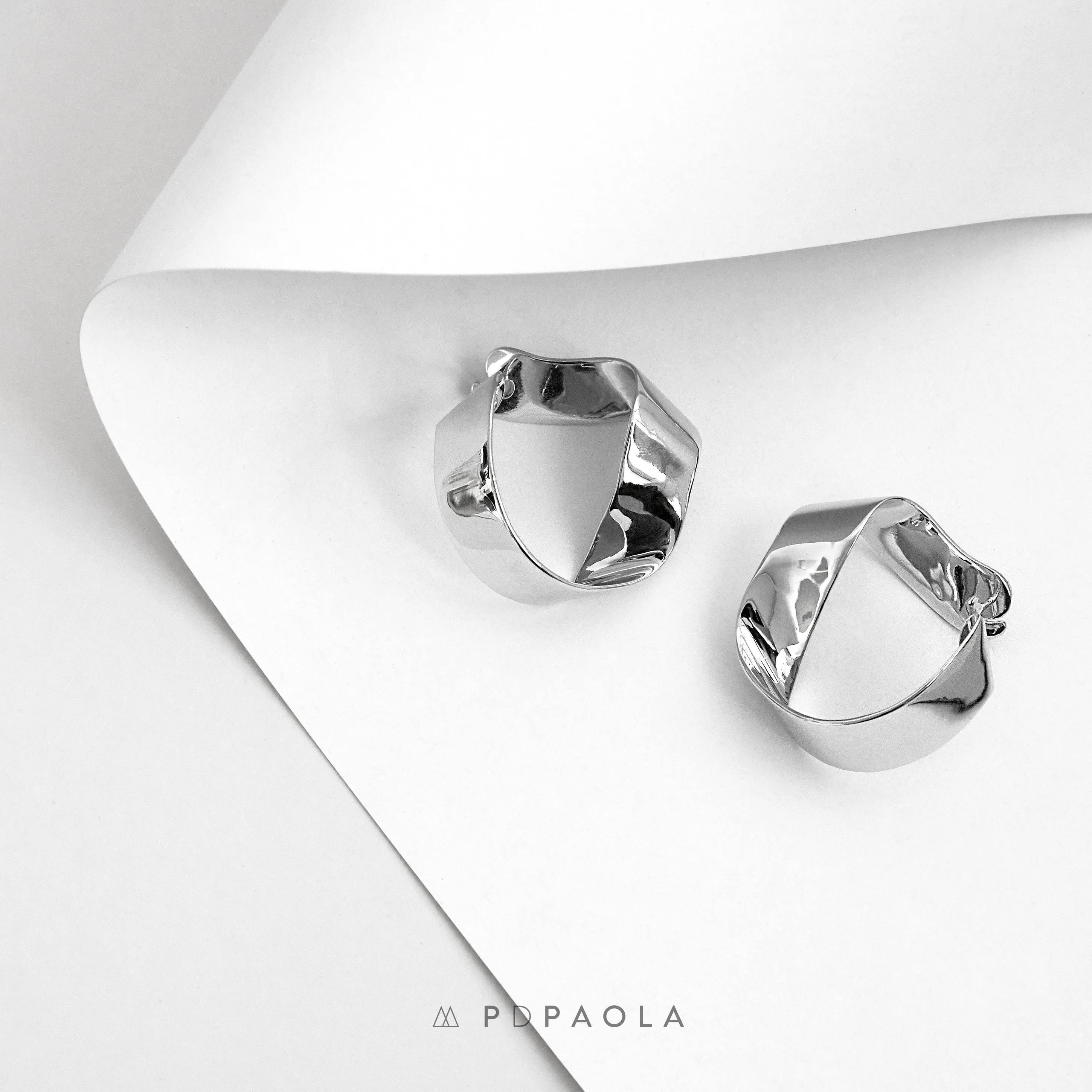 P D PAOLA | Gravity Silver Earrings