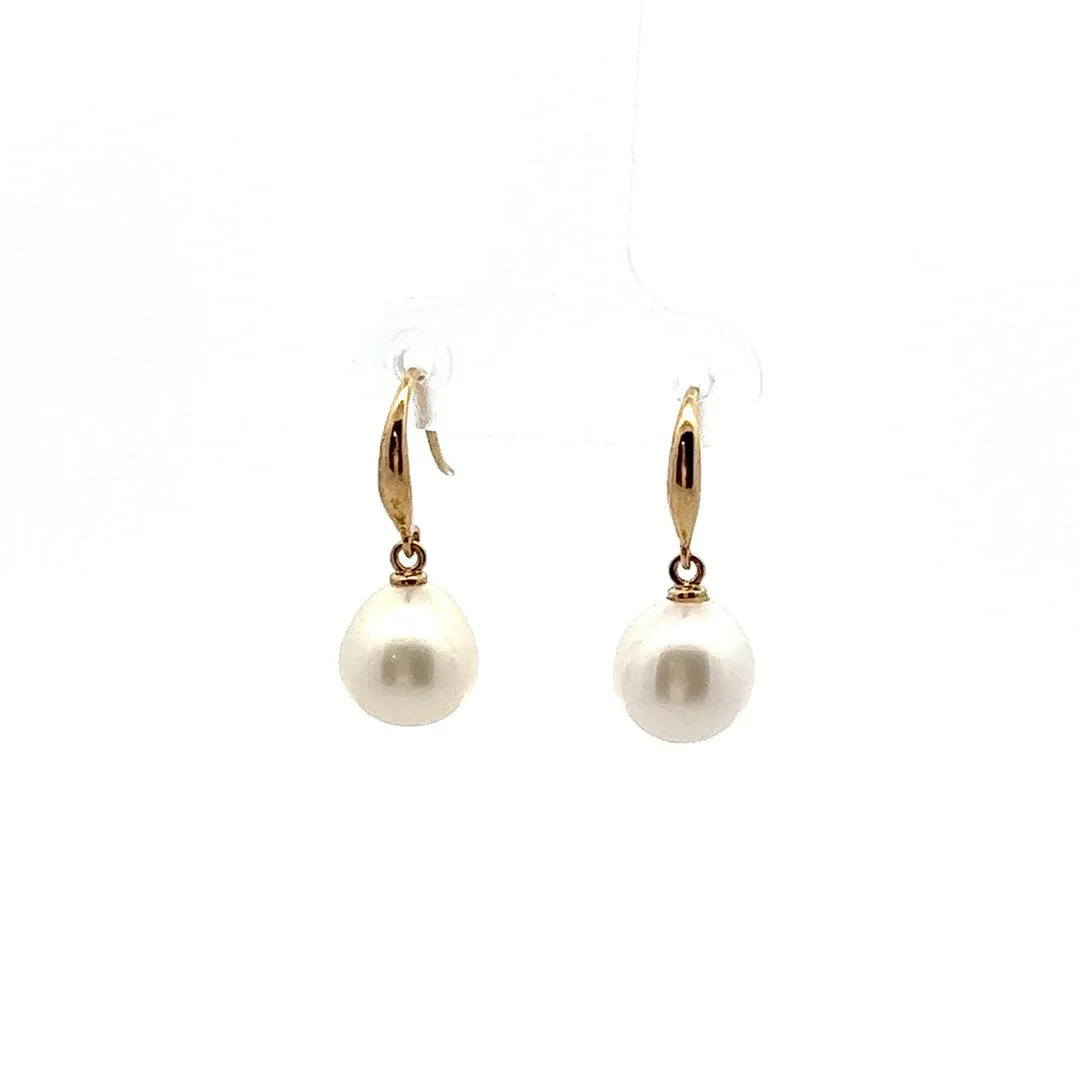 Pearl Earrings & Pearl Strand Necklace with Diamond & 18ct Yellow Gold Clasp