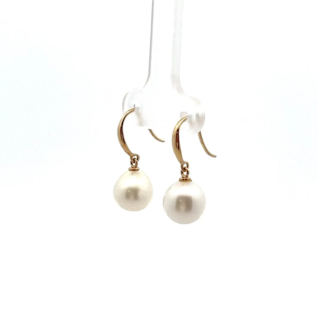 Pearl Earrings & Pearl Strand Necklace with Diamond & 18ct Yellow Gold Clasp