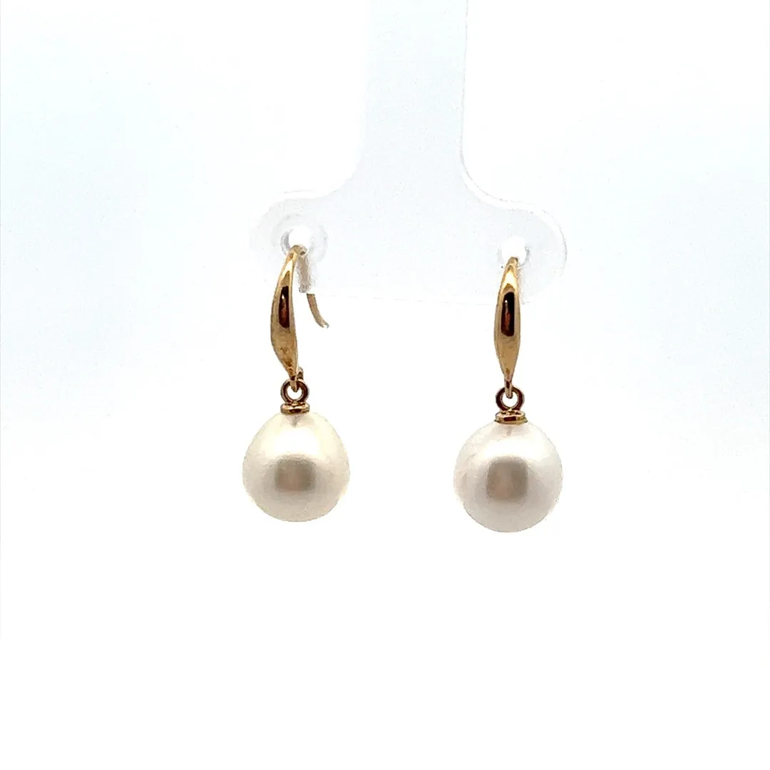 Pearl Earrings & Pearl Strand Necklace with Diamond & 18ct Yellow Gold Clasp