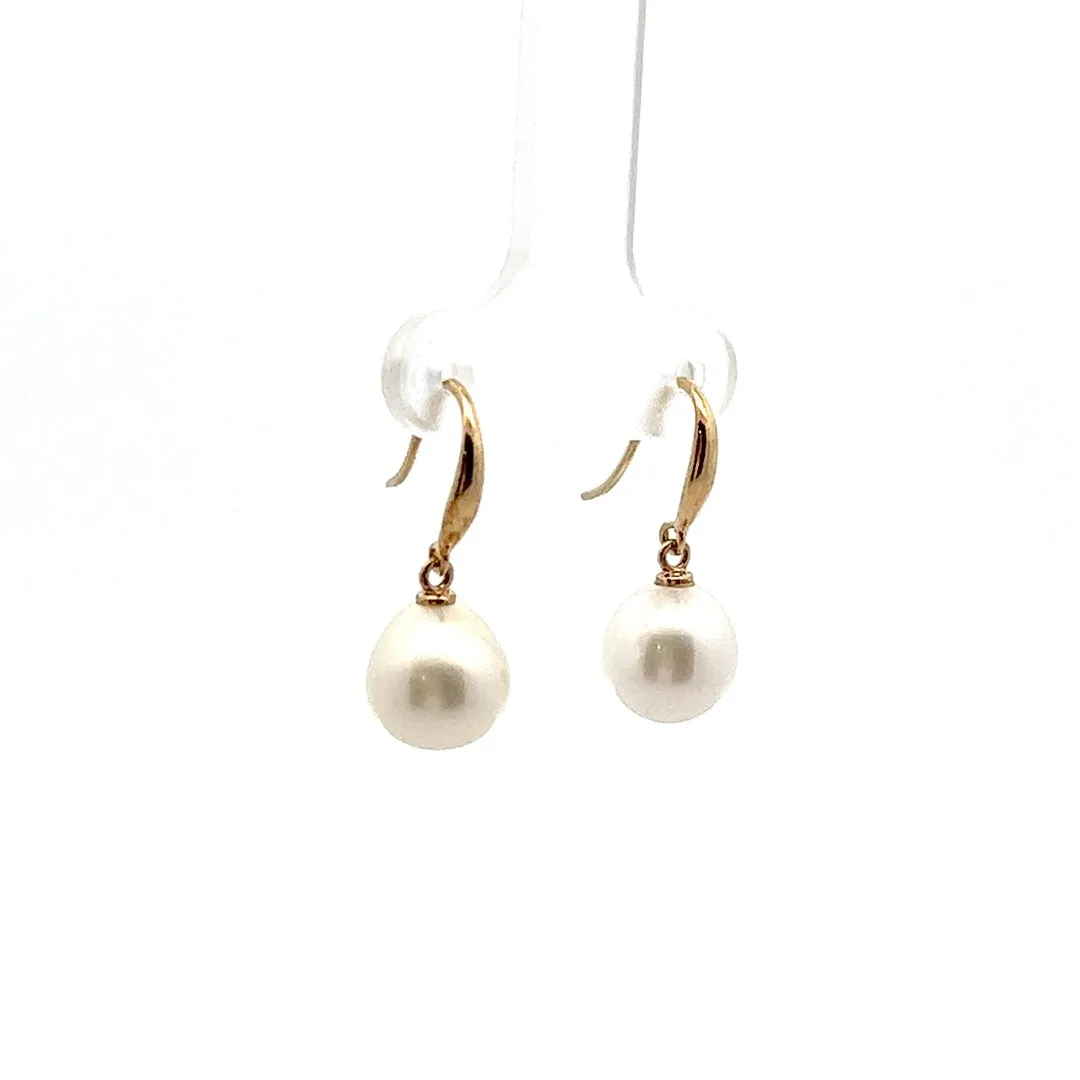 Pearl Earrings & Pearl Strand Necklace with Diamond & 18ct Yellow Gold Clasp