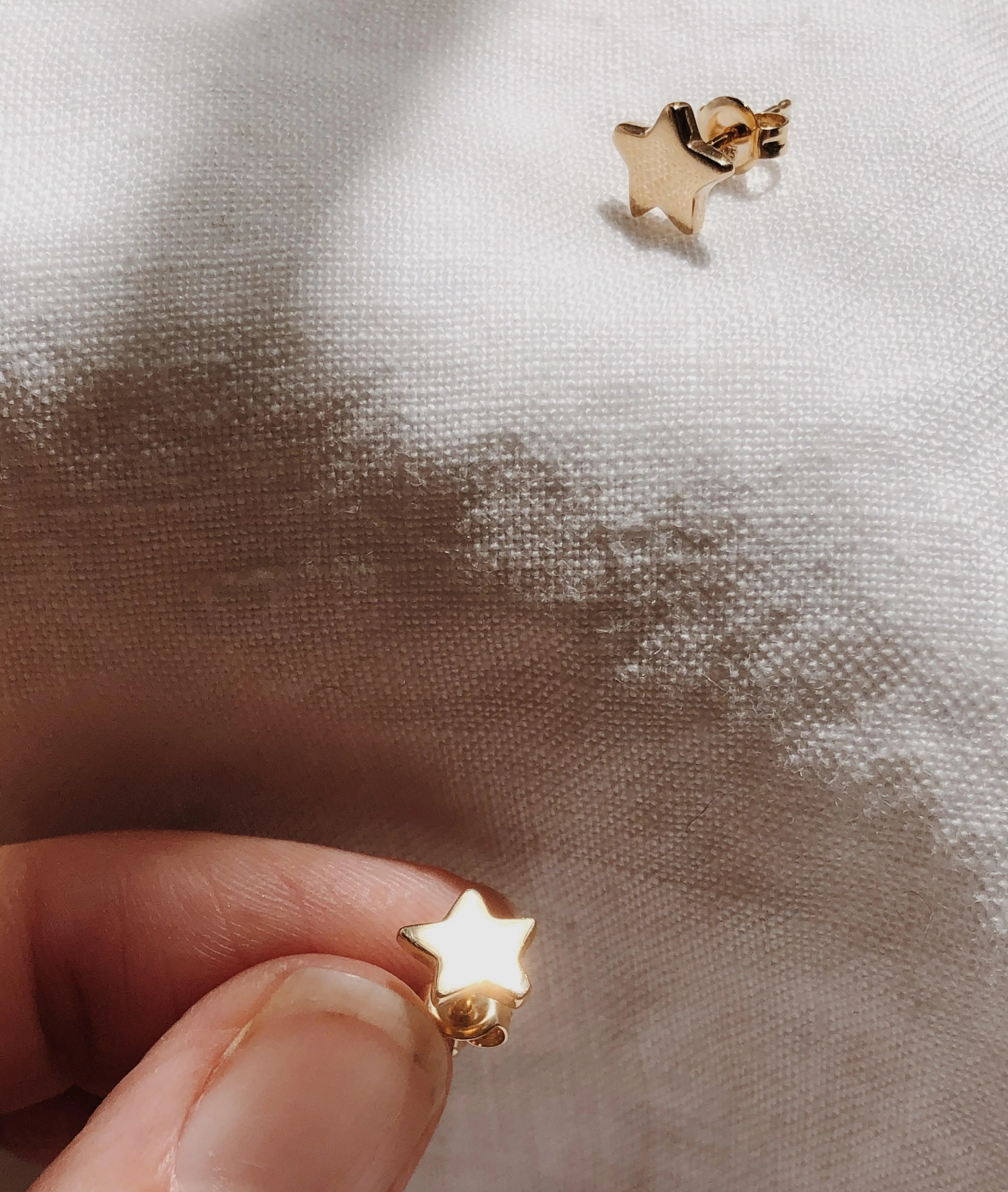 Tiny Star Stud earrings